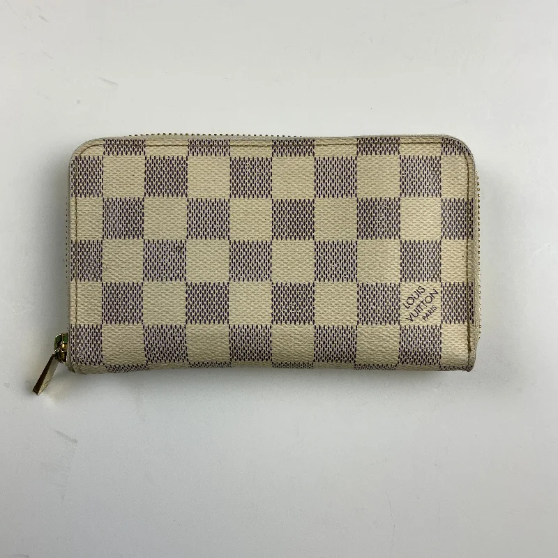 Wallet Luxury Designer By Louis Vuitton, Size: Medium